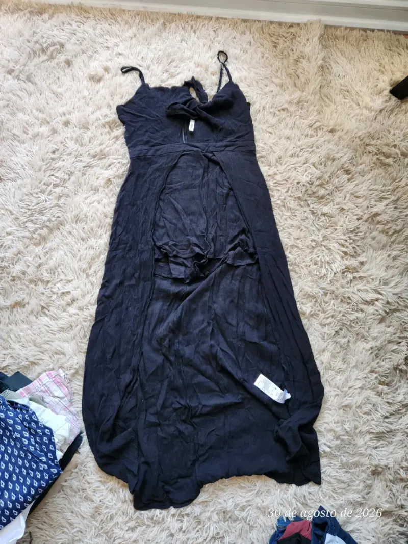 Vestido largo negro con tirantes
