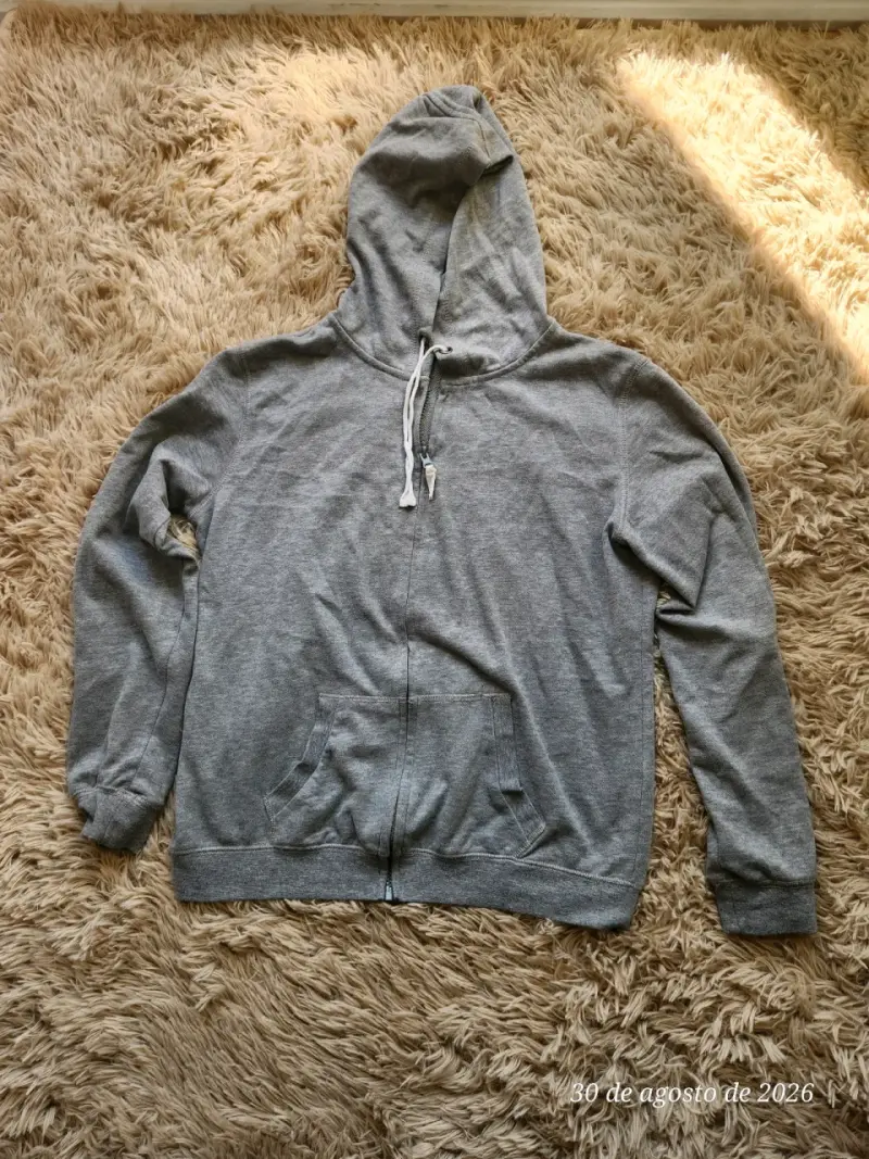 Polerón con capucha gris unisex