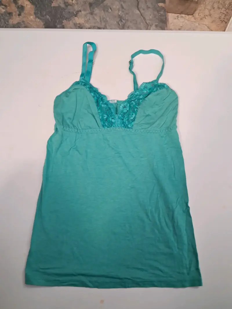 top verde con encaje talla xs-s