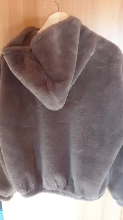 Chaqueta de peluche marrón con capucha - miniatura 3