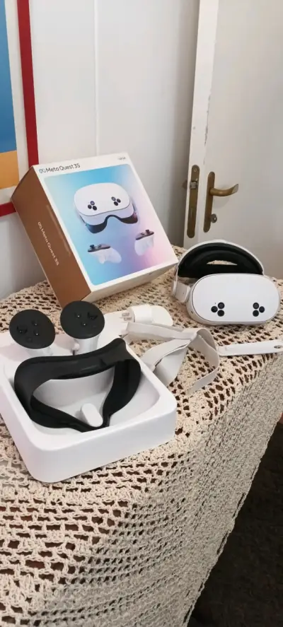 Gafas de Realidad Virtual Meta Quest 3S con Controles - miniatura 1