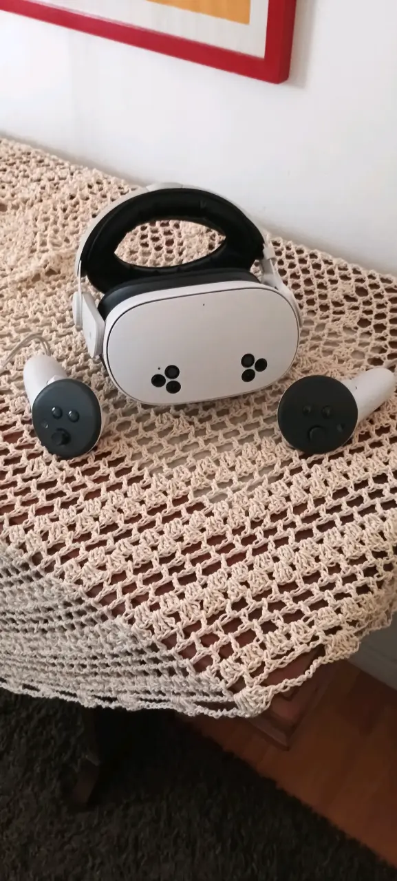 Gafas de Realidad Virtual Meta Quest 3S con Controles - 4