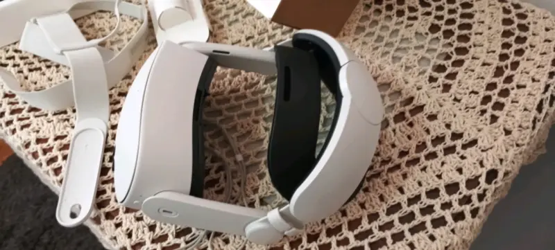 Gafas de Realidad Virtual Meta Quest 3S con Controles - 5