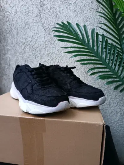 Zapatillas negras Foster para hombre - miniatura 1