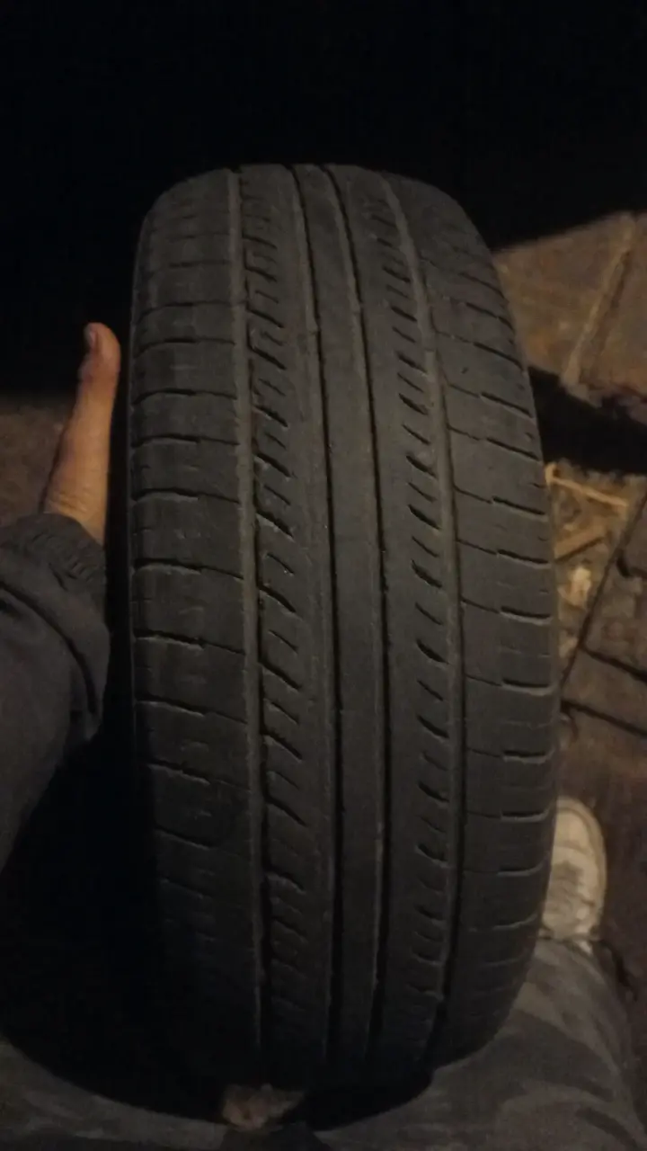 Neumatico nuevo 205.60r16