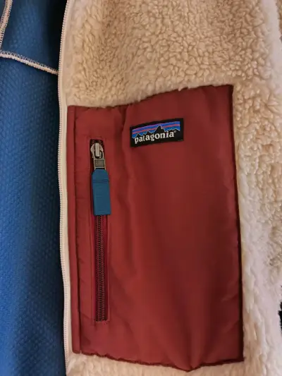 Chaqueta de forro polar Patagonia beige y burdeos - miniatura 3