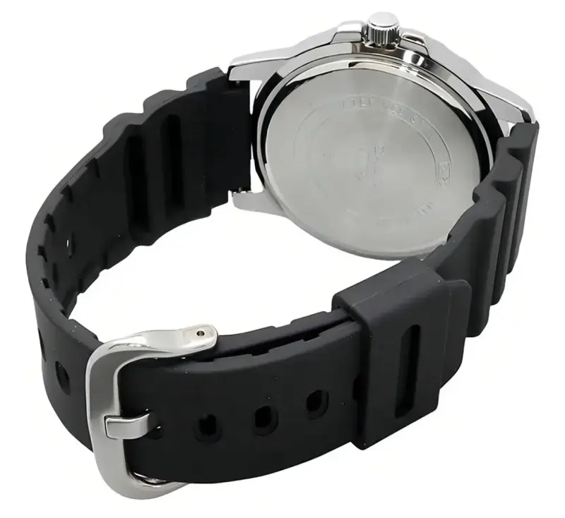 Reloj Casio resistente al agua 50M - 3