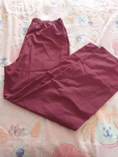 Pantalones clinicos burdeos para mujer - miniatura 1