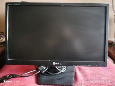 Monitor LG Flatron E2242T de 22 pulgadas - miniatura 1