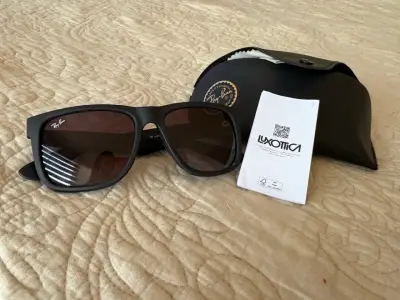 Gafas de sol Ray-Ban negras con estuche - miniatura 2