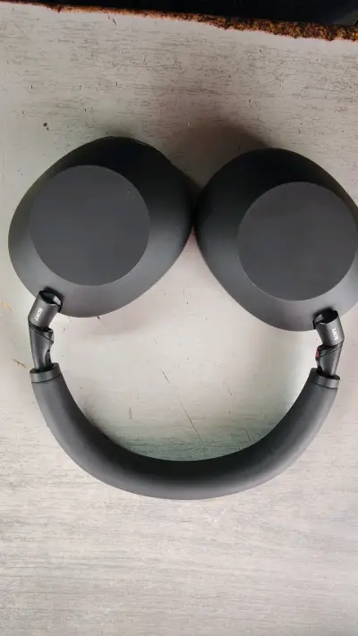 Auriculares inalámbricos Sony con cancelación de ruido - miniatura 1