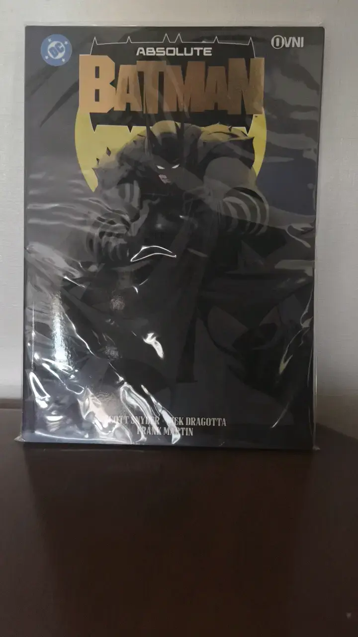 Comic Absolute Batman de OVNI Press