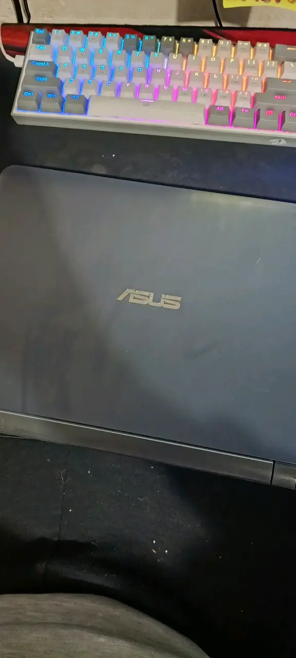 Laptop ASUS con pantalla NanoEdge - 2