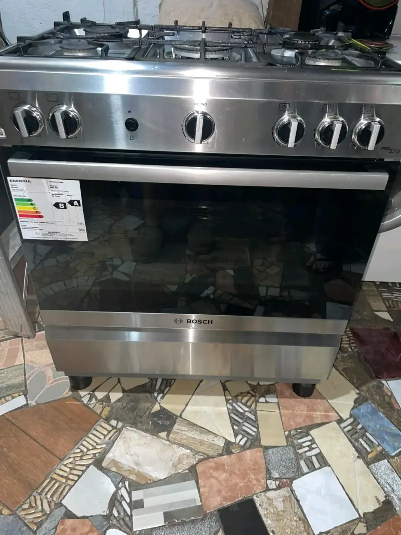 Cocina a gas con horno Bosch de acero inoxidable - 3