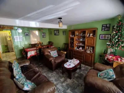 Se vende Casa de 2 pisos con pareo simple.. 129 mt - miniatura 5