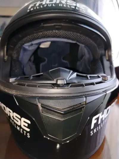 Casco de moto Fhorse XL nuevo con saco - miniatura 3