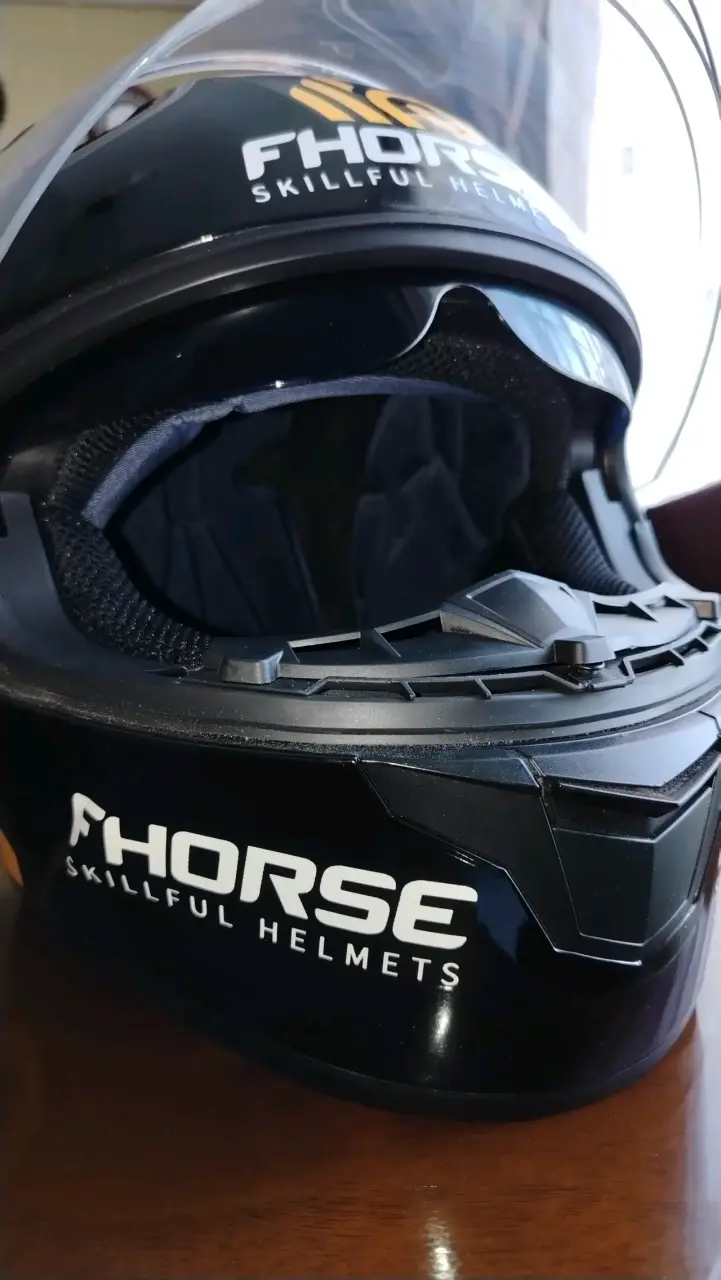 Casco de moto Fhorse XL nuevo con saco - 4