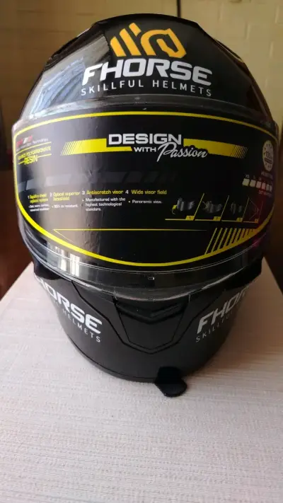 Casco de moto Fhorse XL nuevo con saco - miniatura 6