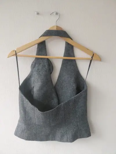 Chaleco de Mujer Gris con flor decorativa - miniatura 2