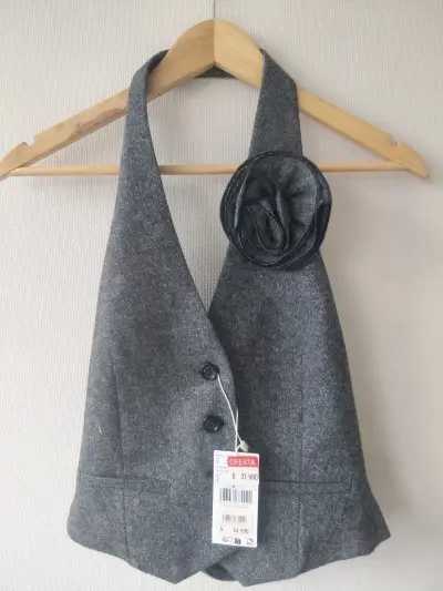 Chaleco de Mujer Gris con flor decorativa - miniatura 4
