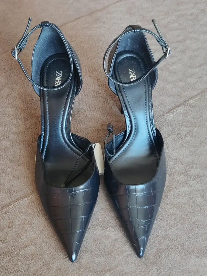 Zapatos de Tacón Negro Zara con Estilo Cocodrilo - 1