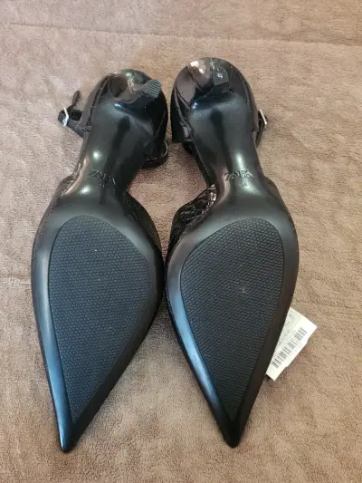 Zapatos de Tacón Negro Zara con Estilo Cocodrilo - miniatura 3
