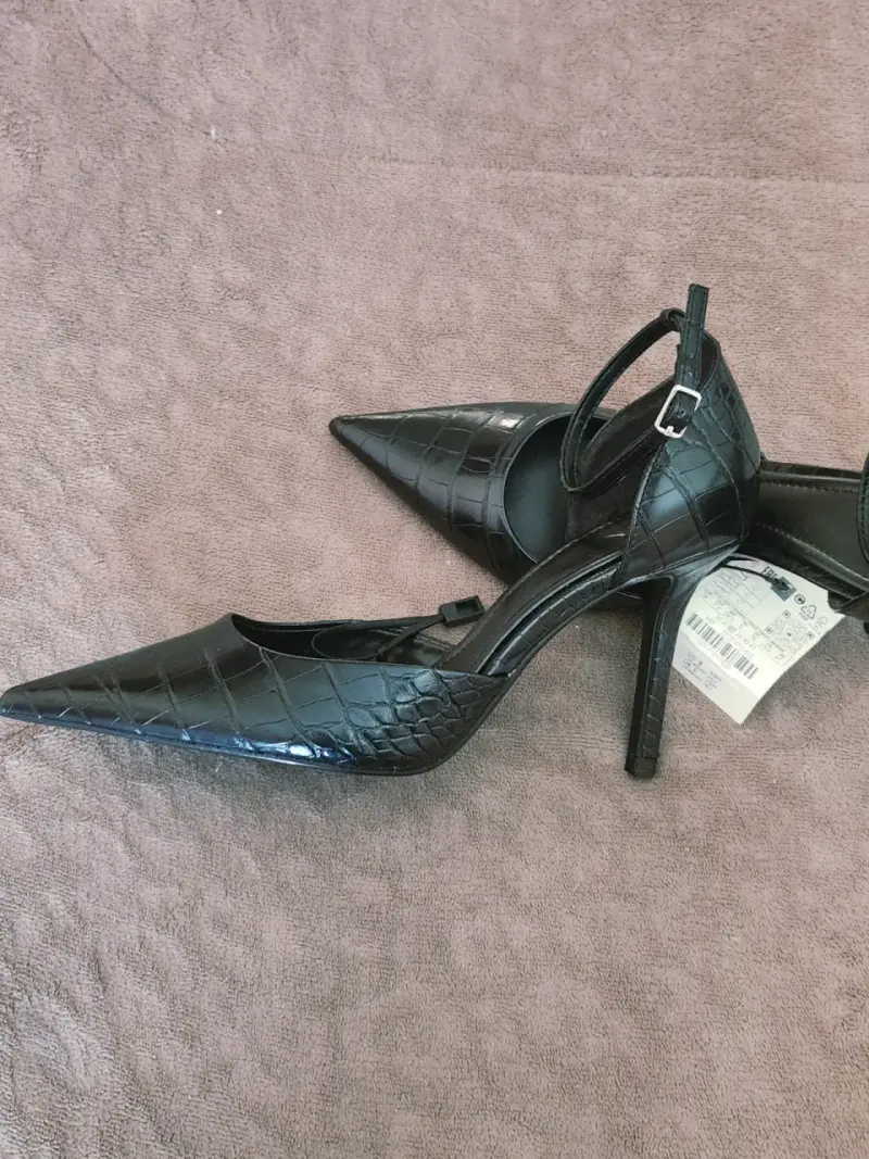 Zapatos de Tacón Negro Zara con Estilo Cocodrilo - 4