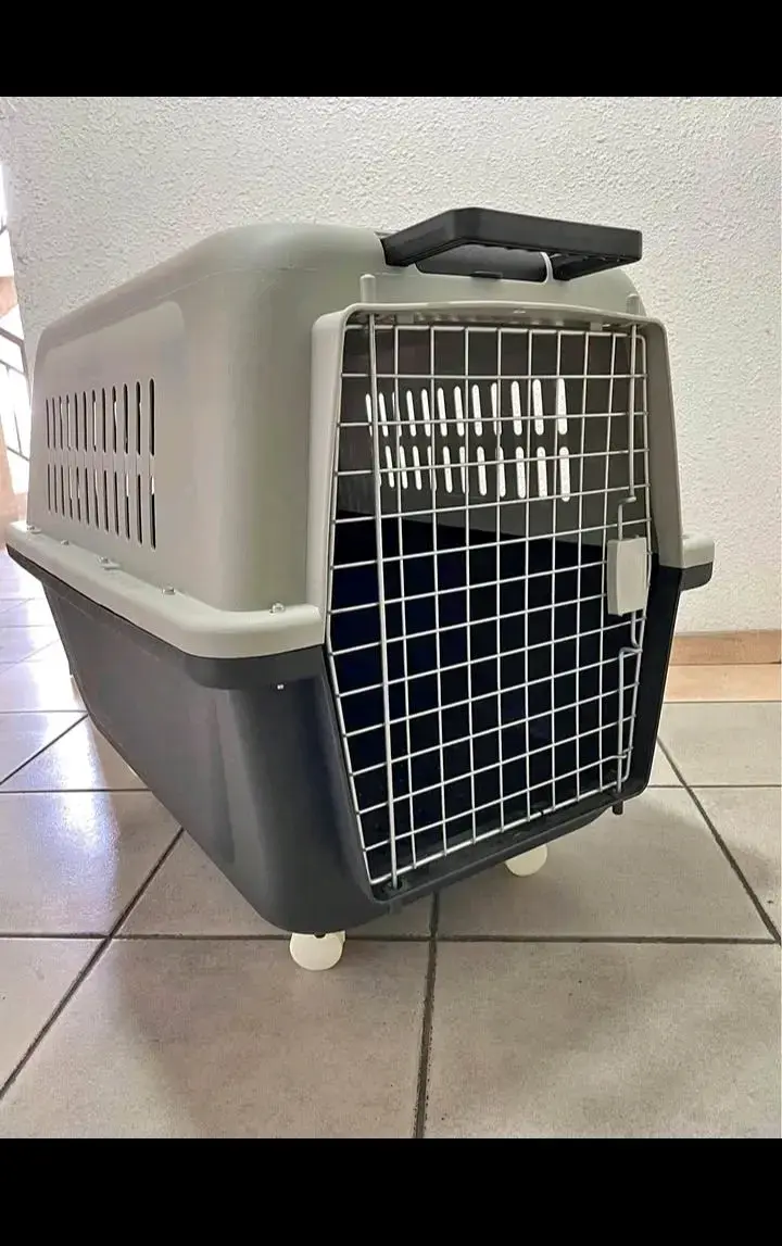 Transportadora de mascotas grande con ruedas - 1