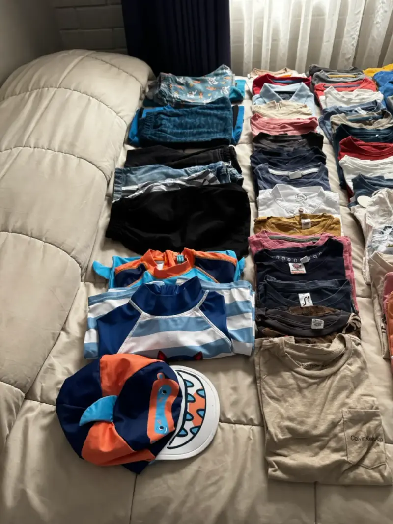 Lote de ropa infantil variada para niño talla 4 - 3