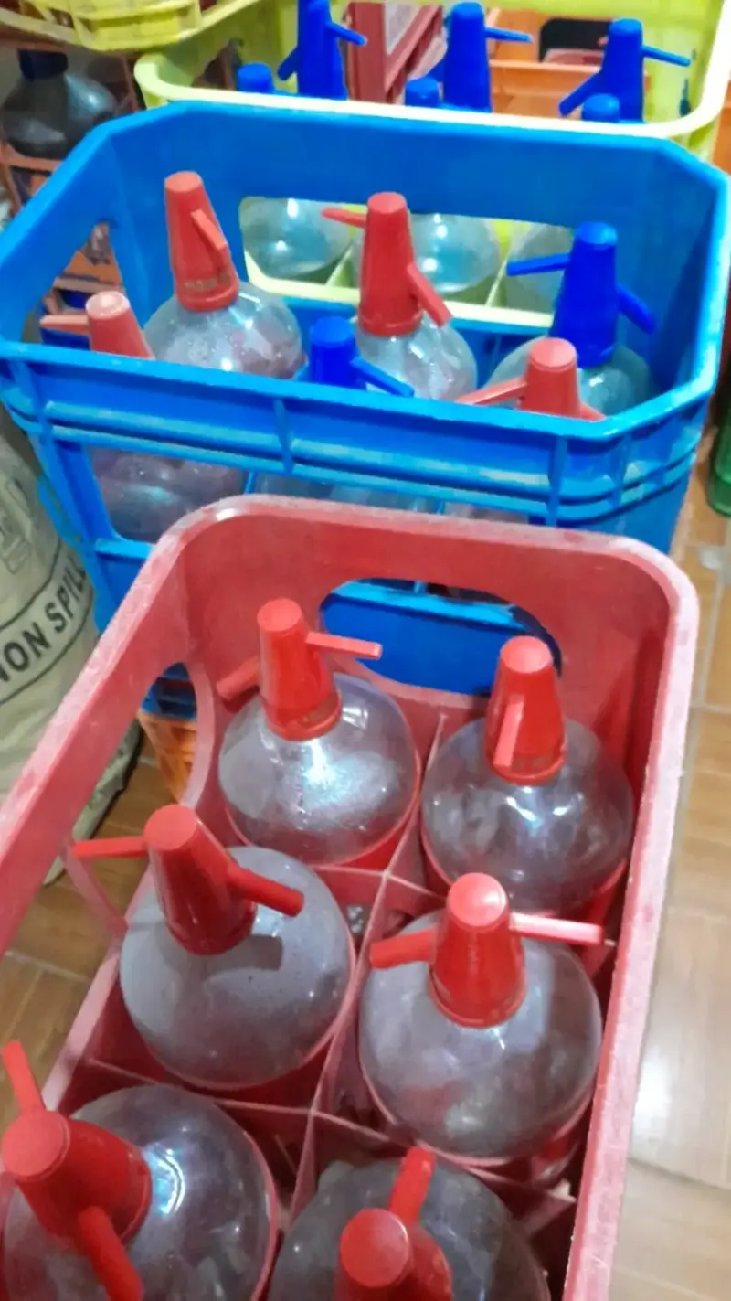 Sifón de Soda Rojo Retornable 1500 cc - 3