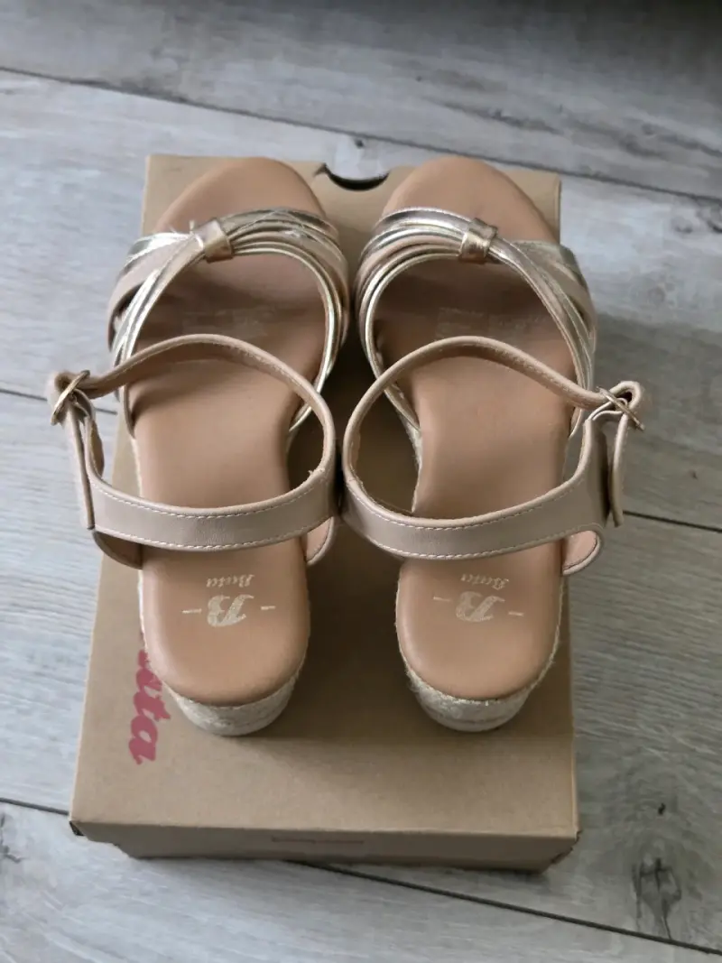 Chalas con taco Beige y Dorado Bata - 3