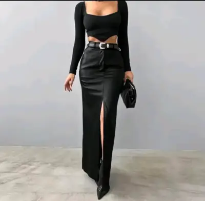 Falda larga negra con abertura elegante - miniatura 3