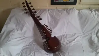 Sarod de madera, instrumento musical Hindú - miniatura 5