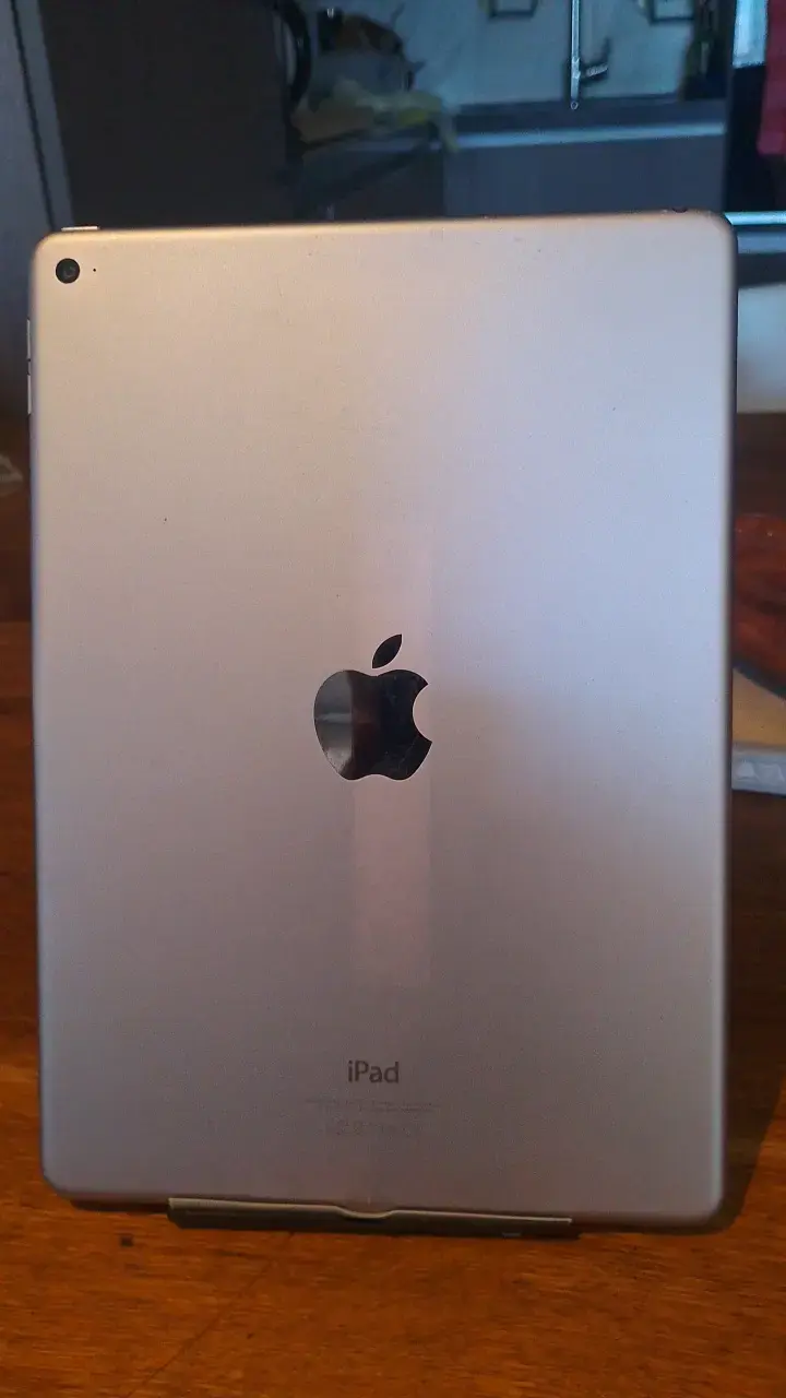 iPad Air 2 A1566 128GB con t3clsen muy buen estado - 2