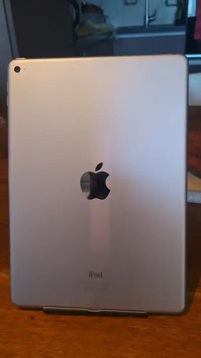 iPad Air 2 A1566 128GB con t3clsen muy buen estado - miniatura 2