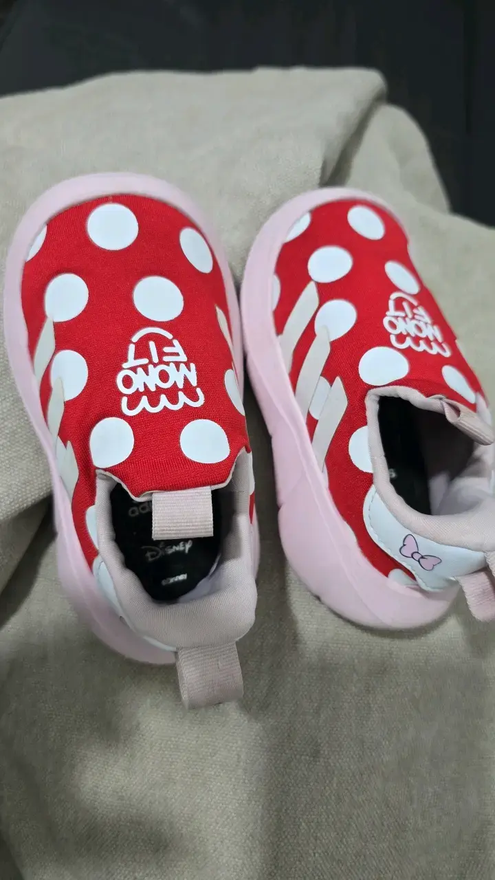Zapatillas infantiles rojas con lunares - 1