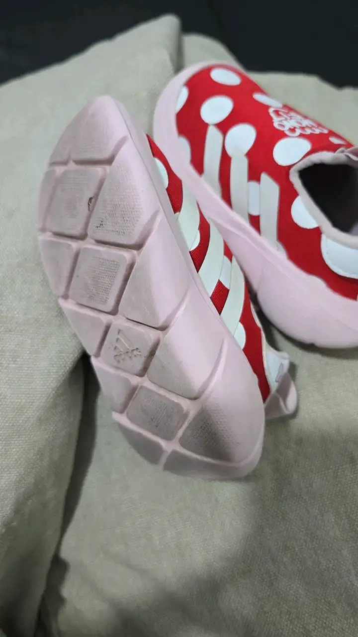 Zapatillas infantiles rojas con lunares - 2