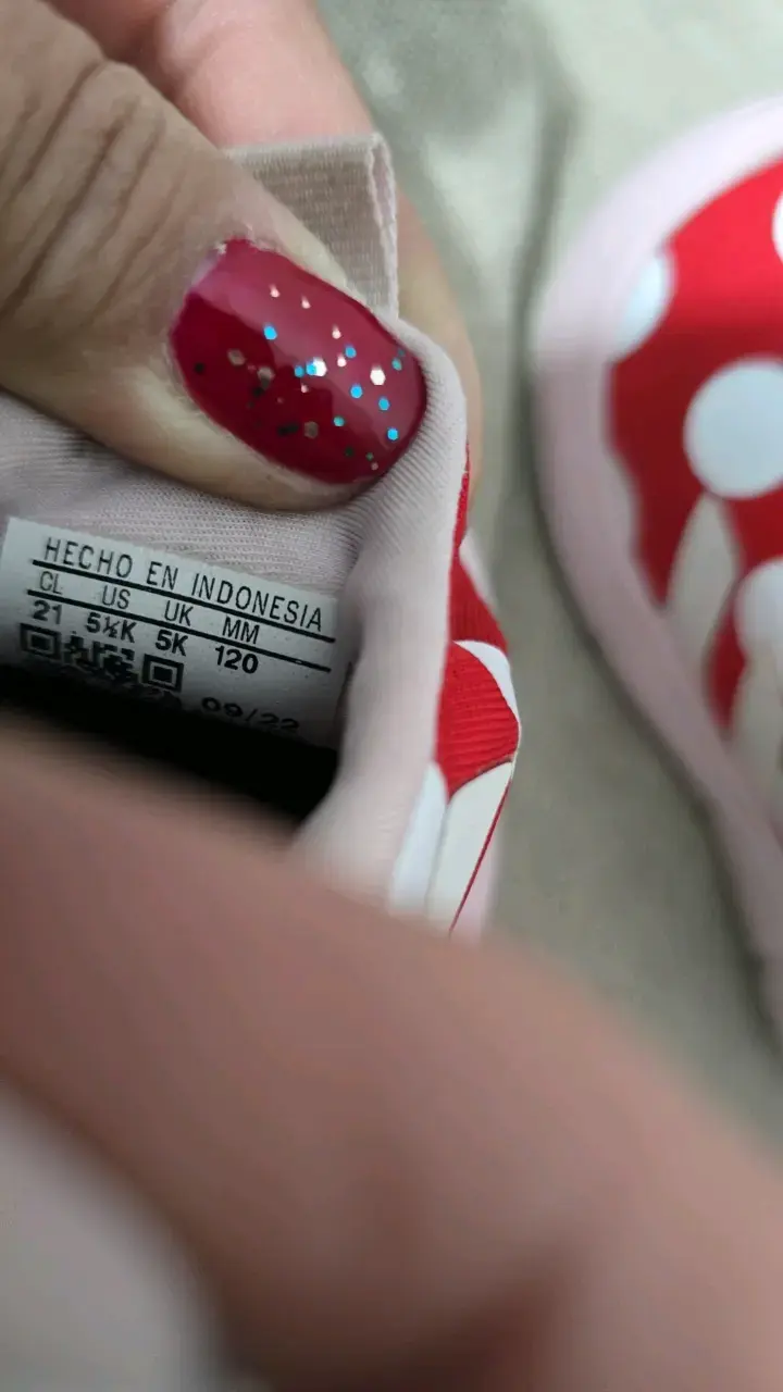 Zapatillas infantiles rojas con lunares - 4