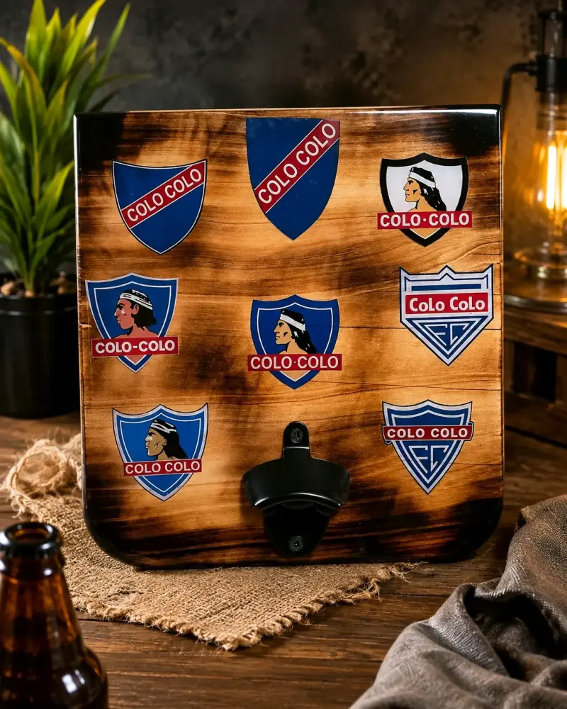 Destapador de pared Colo Colo de madera