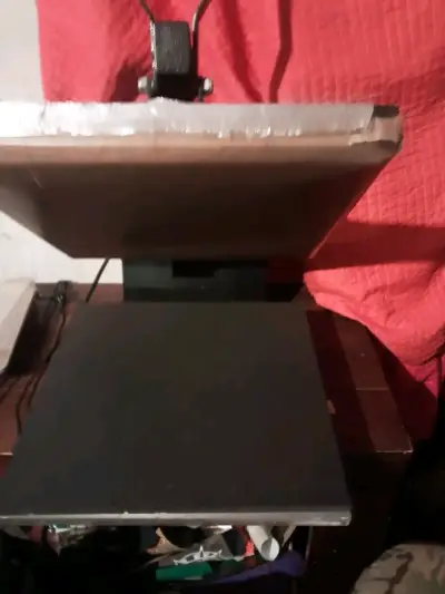 Prensa térmica para estampado de camisetas - miniatura 2