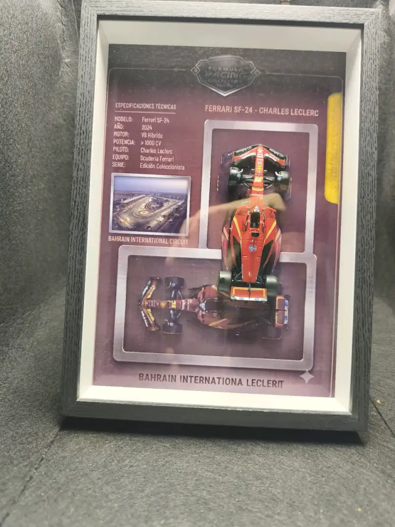 Modelo a escala Ferrari SF-24 Charles Leclerc - 1