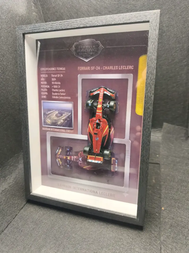 Modelo a escala Ferrari SF-24 Charles Leclerc - 2