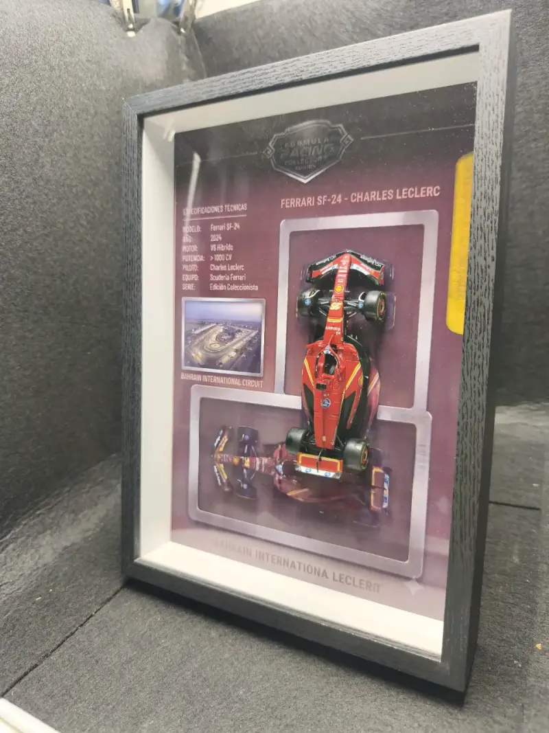Modelo a escala Ferrari SF-24 Charles Leclerc - 5