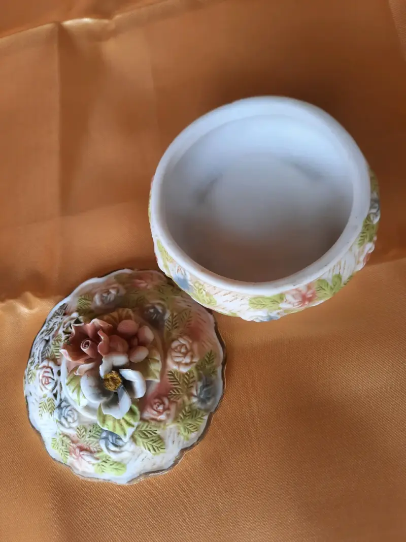 Joyero de porcelana decorativa estilo victoriano - 3