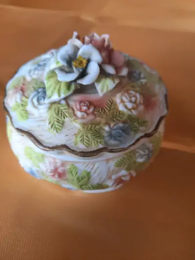 Joyero de porcelana decorativa estilo victoriano - miniatura 5