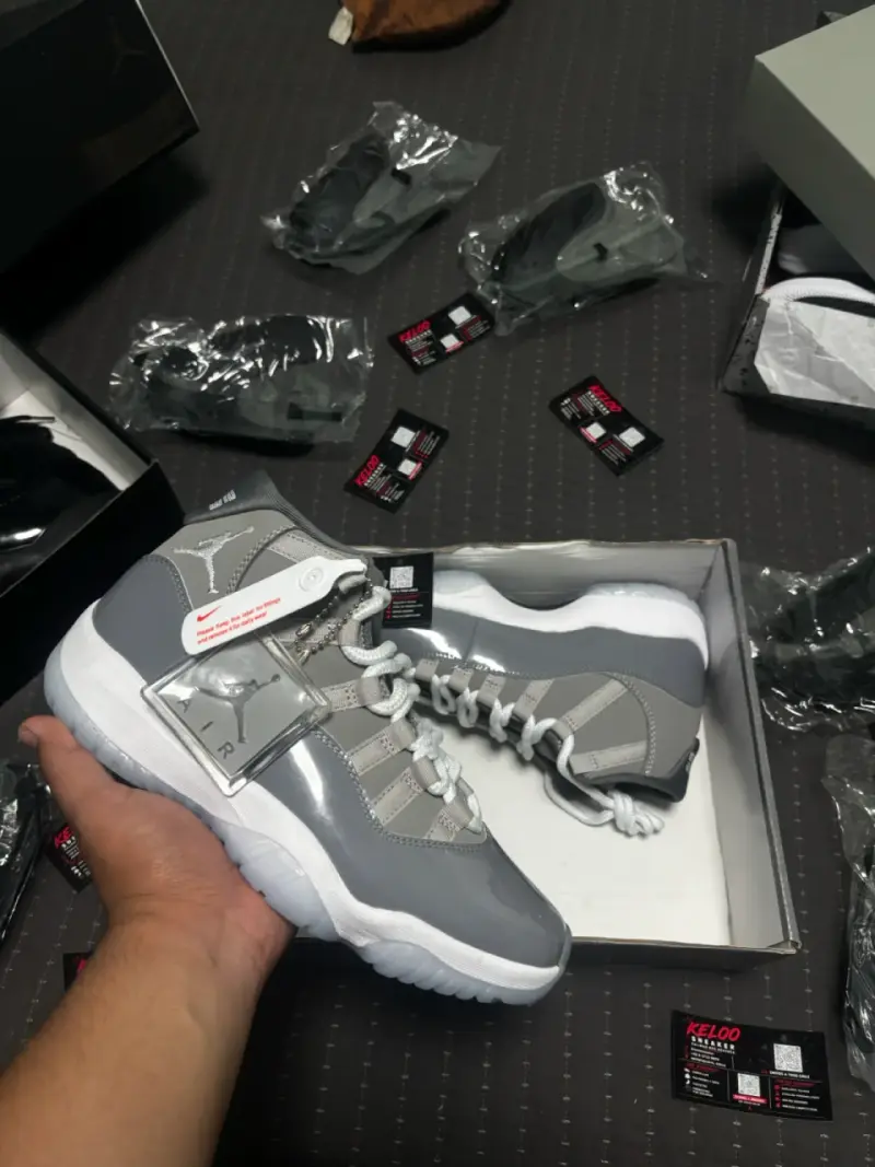 J11 COOL GREY