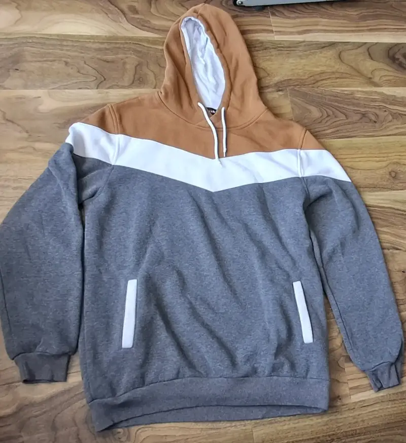 Polerón con capucha tricolor para hombre - 1