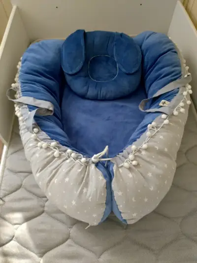 Nido colecho con cojín para bebé azul y gris - miniatura 1