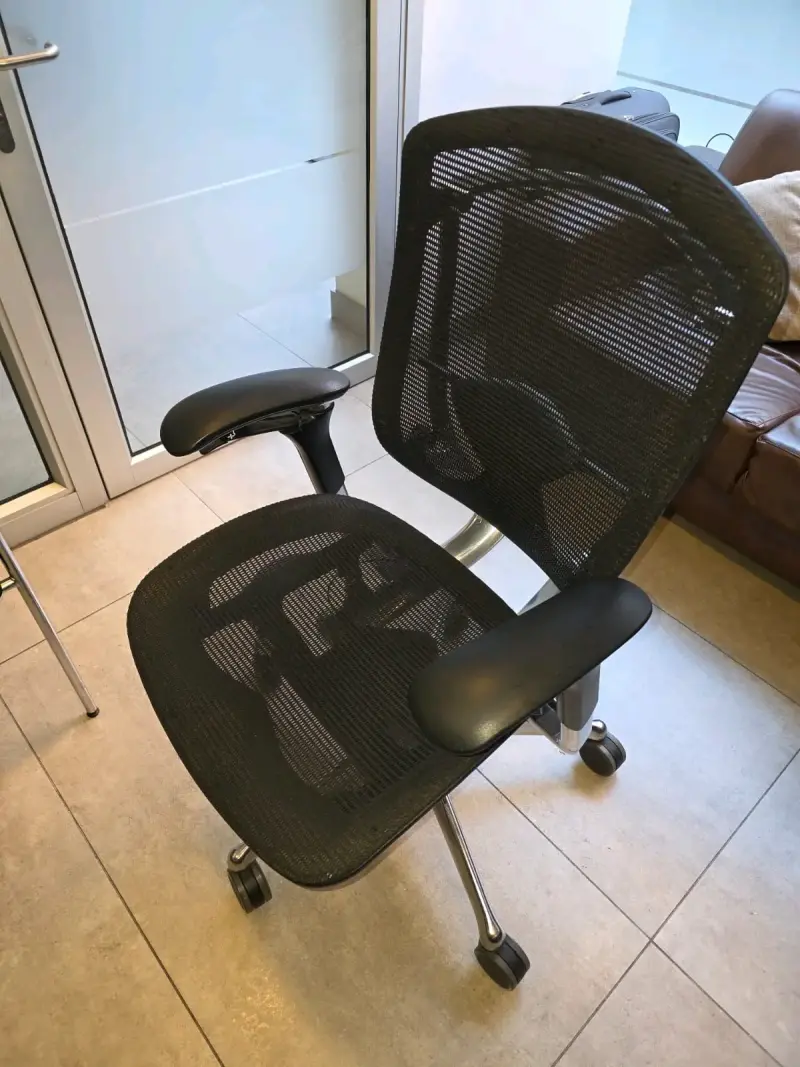 Silla de oficina ergonómica Okamura Contessa negra - 1