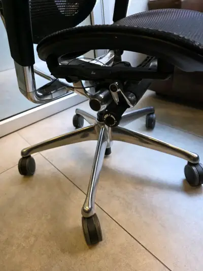 Silla de oficina ergonómica Okamura Contessa negra - miniatura 5